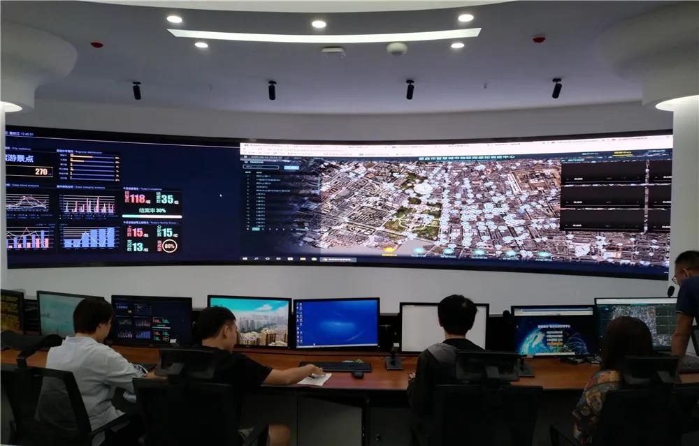 蒙自市智慧城市指挥中心.jpg 蒙自市智慧城市指挥中心.jpg